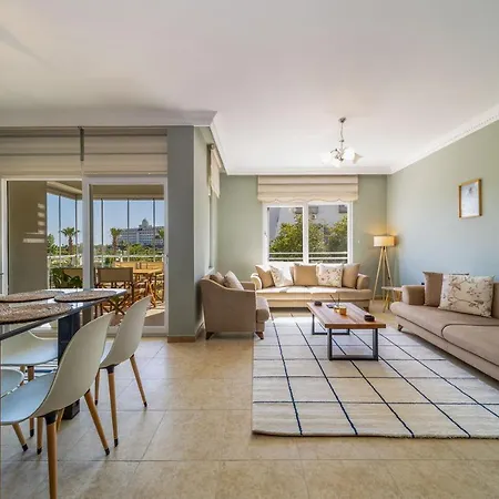 Amazing Flat Within Walking Distance To Private Beach With Shared Pool And Sea & Pool View In Aksu Antalya Apartment