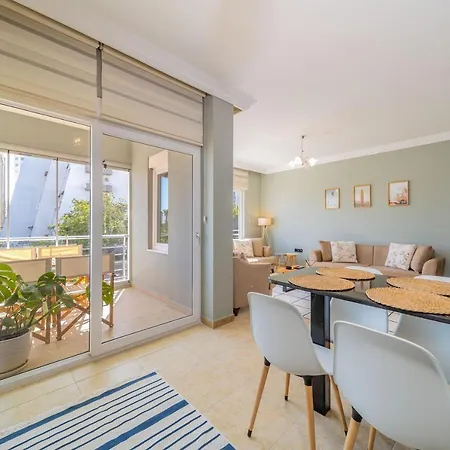 Apartment Amazing Flat Within Walking Distance To Private Beach With Shared Pool And Sea & Pool View In Aksu Antalya